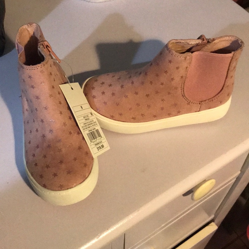 Cat&jack high top sneakers